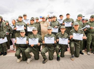 Курсанты Центра «ВОИН» из шести регионов поздравили россиян с Днём молодёжи