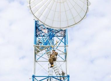 Тюменские курсанты совершили прыжки с парашютной вышки высотой 36 метров