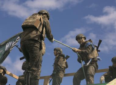 «Сознание перевернуло»: курсанты и инструкторы Центра «ВОИН» рассказали об особенностях полосы «Штурм Шумшу»