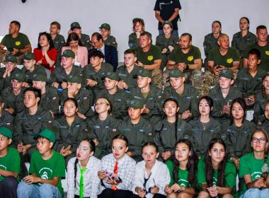 Директор Центра «ВОИН» Дмитрий Шевченко открыл вторую смену «Время юных героев» на базе ВДЦ «Океан» во Владивостоке