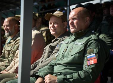 Дмитрий Шевченко встретился с семьей Абдуллиных, представляющих Центр «ВОИН» в финале «Семейной зарницы»