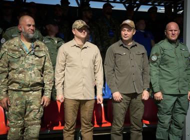 Дмитрий Шевченко встретился с семьей Абдуллиных, представляющих Центр «ВОИН» в финале «Семейной зарницы»