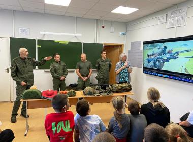 Центр «ВОИН» провел мастер-класс для слабослышащих школьников