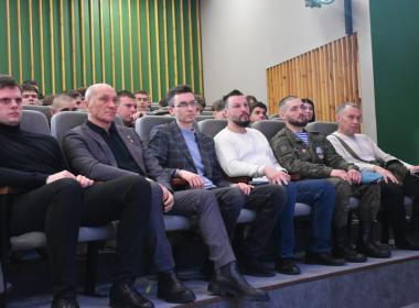 Белгородские курсанты встретились с героями ВДВ