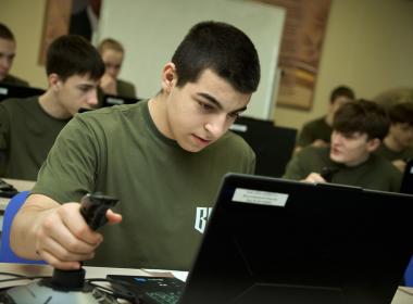 Почти 21 тысяча курсантов прошла обучение в Центре «ВОИН» с начала года